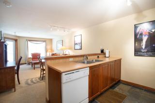 3406 - One Bedroom Den Standard Powderhorn Lodge condo - Solitude - 1