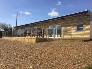 Dog Friendly Stagecoach Glamping Pod with Hot Tub - 8
