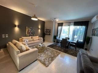 Lovely 2BR Apartment with Garden and Barbecue Area - 6