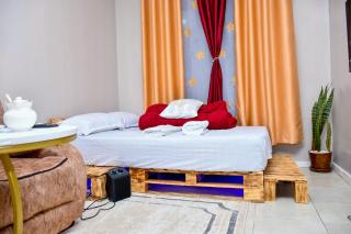 Cozy Studio With A Rooftop Pool in Nairobi-JoJo Homes - Kiambu - 9