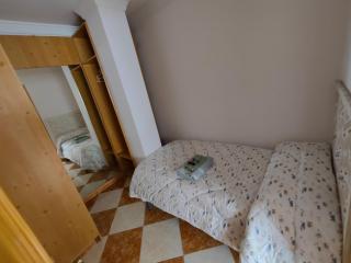 Gibraltar Views Guest House - 4