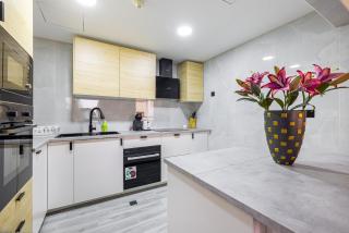 Upgraded 3 bedroom at JBR with Jacuzzi - Dubai - 1