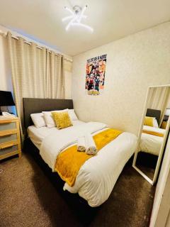 Modern & Cozy 3 Bed House. - 3