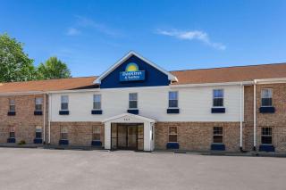 Days Inn & Suites by Wyndham Sellersburg - Sellersburg - 9