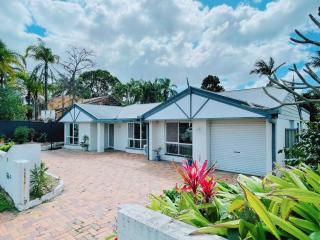 Cheerful 5 Bedroom Holiday Destination - Browns Plains - 0