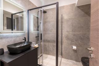 Nature-Infused Vibes & Nightlife - Atene - 8