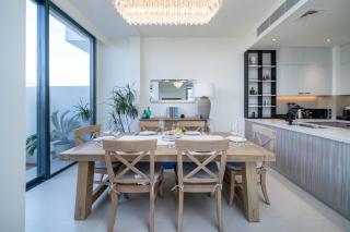 4 Bedroom Villa with Private Pool in Dubai Hills - Dubai - 3