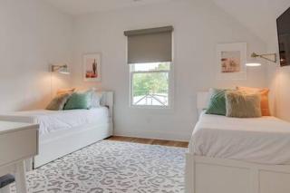 The Hart - Walk To It All From This Spacious Gem - Nashville - 8