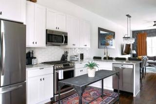 The Austen - Rooftop Retreat in Nashville Village - Nashville - 9