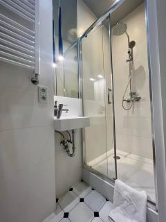 UnitApartament DeLux Warszawa Centrum blisko Plac Zbawiciela Hala Koszyki Metro Politechnika Jest to elegancki i wygodny apartament na noclegi i pobyt w Warszawie - Zapraszamy - Warsaw - 2