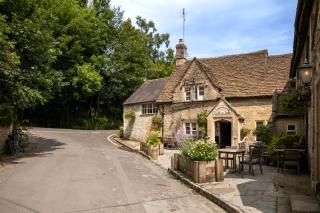 The White Hart Ford - - 0