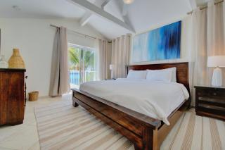 Incredible Beach Front Villa! - 9