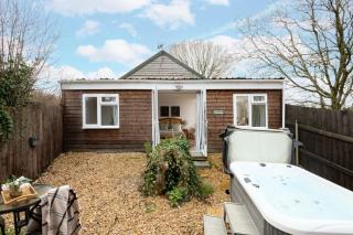 Meadow - Woodland Cottage with Private Hot Tub - Blandford Forum - 0