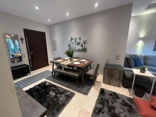 Luxury 1BR with Garden - 1