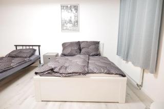 Komplettes Monteur Haus - 2