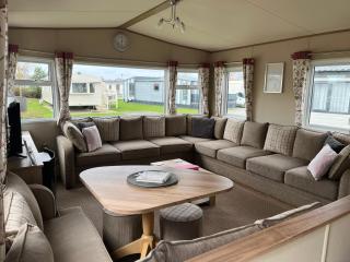 Tattershall Lakes Kingfisher Caravan 8 berth with Hot tub & WiFi - Tattershall - 3