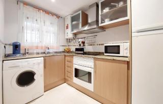 Awesome Apartment In Torre La Sal - La Estación - 5