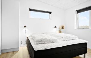 5 Bedroom Awesome Home In Hadsund - Hadsund - 2