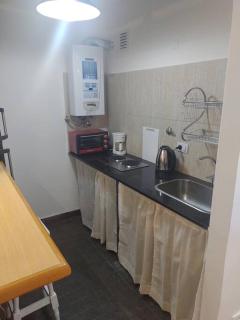 Monoambiente amplio y luminoso muy cerca de universidades y sanatorios. - 4