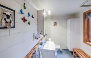 4 Bedroom Gorgeous Home In Fitjar - 3