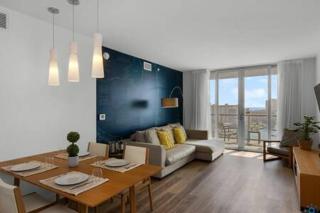 Apartment w Balcony Gym Near Beach - 2