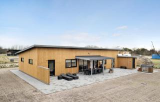 5 Bedroom Awesome Home In Hadsund - Hadsund - 0