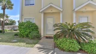 Southbay by the Gulf 132 is a Completely Renovated 3 Bedroom Beach Front Townhome in Destin - Destin - 9