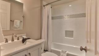 Southbay by the Gulf 132 is a Completely Renovated 3 Bedroom Beach Front Townhome in Destin - Destin - 5