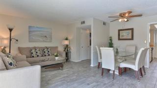 Southbay by the Gulf 12 a Destin Townhome with Balcony Overlooking Pool and a Short Walk to Beach - Destin - 6