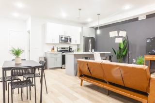 3Bed-3Bath+Basketball+Crib+Central+Modern - Philadelphia - 1