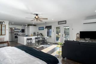 A Nest For Two, Bathhouse, Firepit, Sleeps 2 - Fredericksburg - 3
