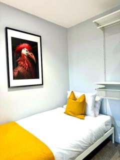 Bournemouth Getaway: 3BR Apartment near Beach - Bournemouth - 1