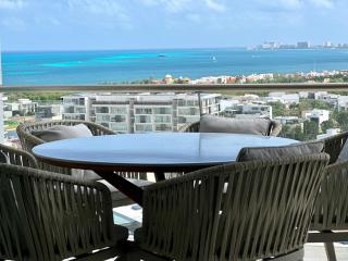 3BR Luxury Oceanfront Apt w Pool, Gym & Views - Cancun - 9