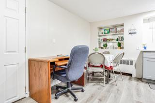 Pet-Friendly Elmont Apartment 17 Mi to NYC! - Elmont - 9