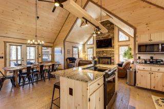 Cabin with Hot Tub and Sauna 5 Mi to Dtwn Blue Ridge! - Blue Ridge - 1