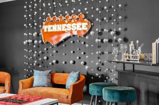 5 mins to DT ~Gameroom ~ Balcony~Sleeps 10~Karaoke - Nashville - 1