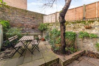 Large Serene Victorian Abode in Central London - 1