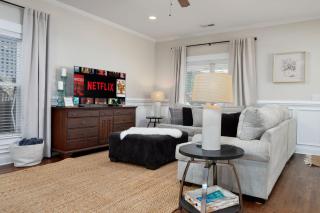 Downtown Wilmington Home ~ Pet Friendly - Wilmington - 8