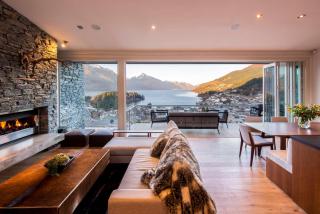 Villa Antrim- Lake Views- Gas Fire- Hot Tub - 0