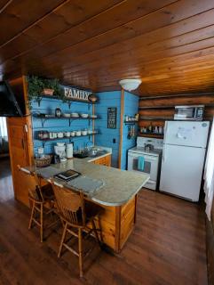Cozy Cub Log Cabin - Year Round Tranquil Beauty - Pinetop-Lakeside - 1