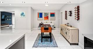 Miami's Exclusive Lagoon Villa - 8