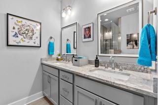 City Heights Townhome with Free Parking & 3 Baths - 6