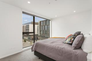 Central City Luxury Apartment stunning views sunny - 2