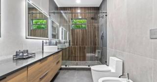 Waterfront Mansion The GlamHomes - 4