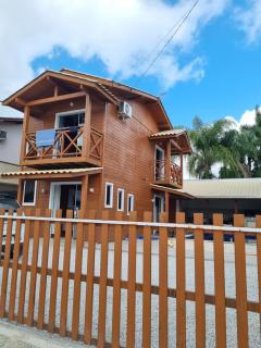 Casa com piscina em Zimbros - Bombinhas - 9