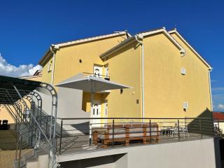 Apartments with parking spaces Cizici, Krk - 22046 - Malinska - 9