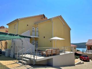 Apartments with parking space Cizici, Krk - 22046 - 4