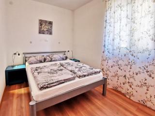 Apartments with parking spaces Cizici, Krk - 22046 - Malinska - 9