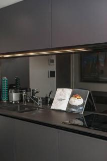 Heritage Warehouse Loft with Pool by the Yarra - 1