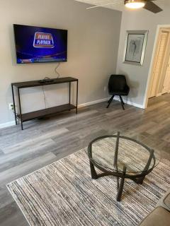 Luxury Peaceful Bungalow Away From Home - Lawrenceville - 7